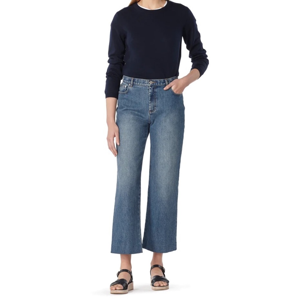 A.P.C. Sailor Jean in stonewashed indigo. Cropped at ankle . Size 26.